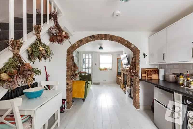 2 bedroom end of terrace house for sale