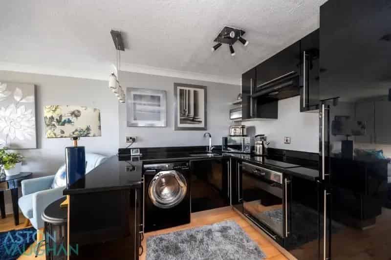 1 Bedroom Apartment for Sale in Devonshire Mansions