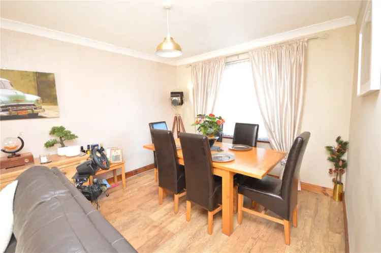 House For Sale in Leeds, England