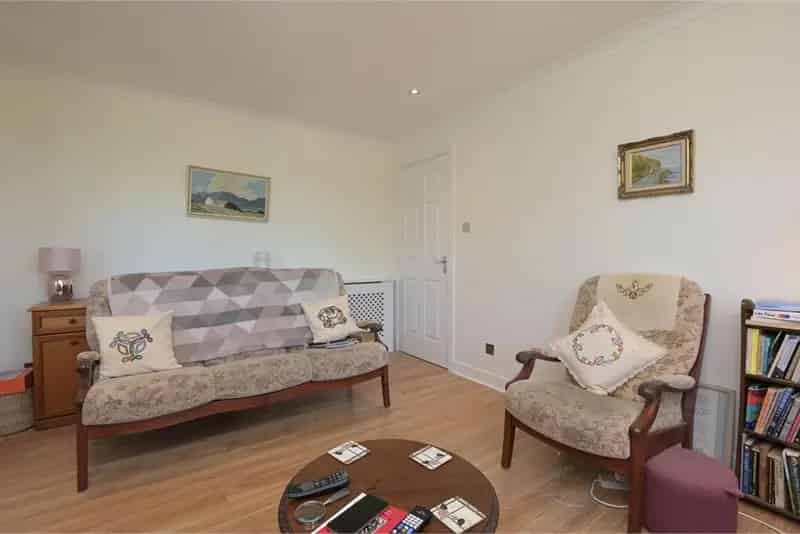 3 Bed Flat First Floor Slateford Craiglockhart