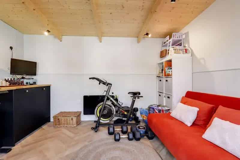 3 Bed House for Sale Windlesham Stylish Interior Garden Parking