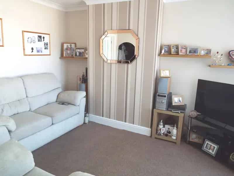 2 bedroom end of terrace house for sale