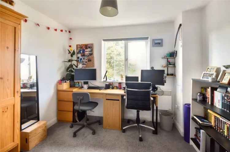 2 Bed 2 Bath Modern Apartment in Tadcaster