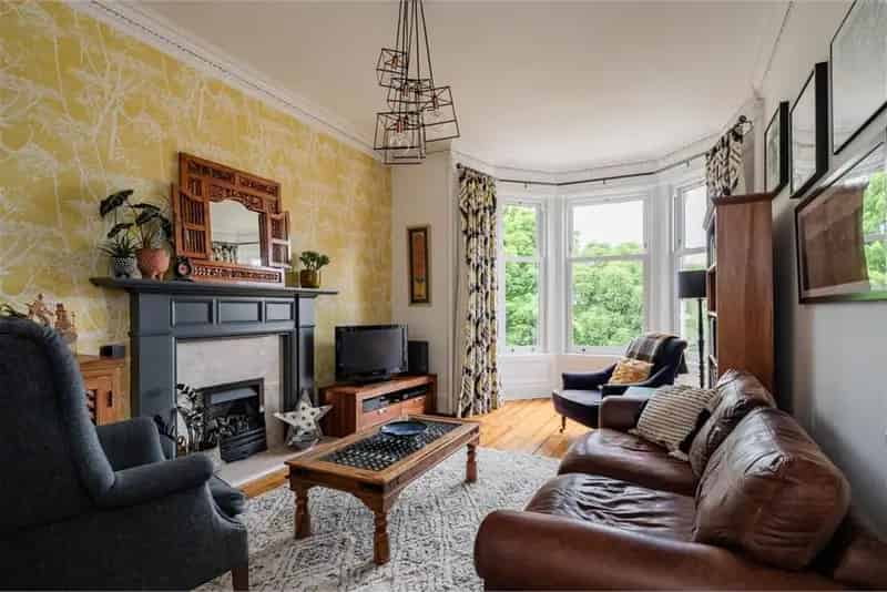 4 Bed Flat Comely Bank 2 Reception Rooms Modern Kitchen