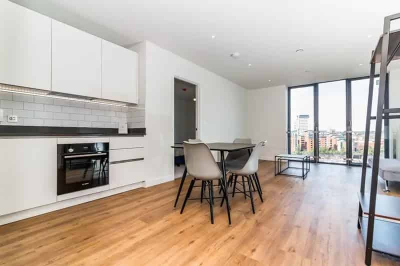 2 Bedroom Furnished Apartment Manchester City Centre