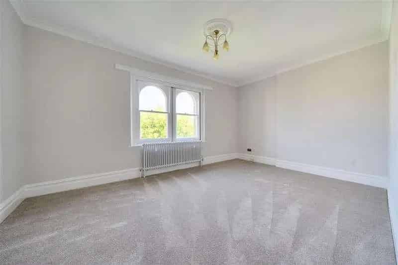 2 Bed Flat for Sale Top Floor Conversion Allocated Parking