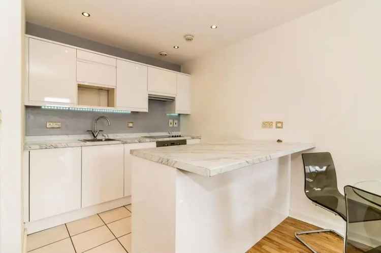2 bedroom  Flat to rent, Manchester, Greater Manchester, M4