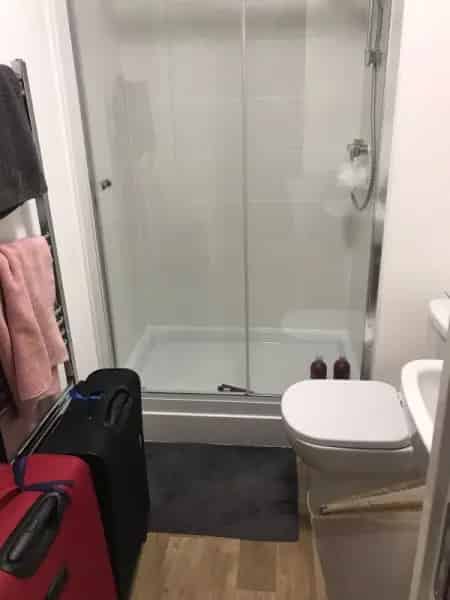2 Bed 2 Bath Flat Near Station with Parking and Large Balcony
