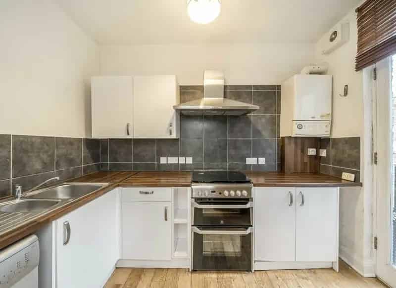 Stylish 1-Bed Apartment Available Now