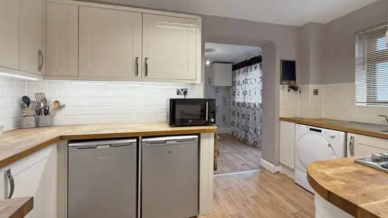 4 Bedroom House For Sale Near Mainline Station