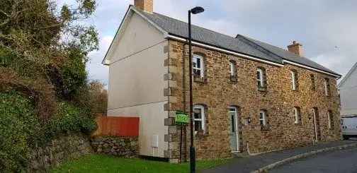 3 bedroom semi-detached house to rent