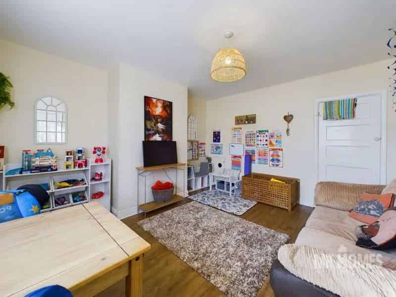 2 Bed End Terrace House For Sale Ideal For Investors