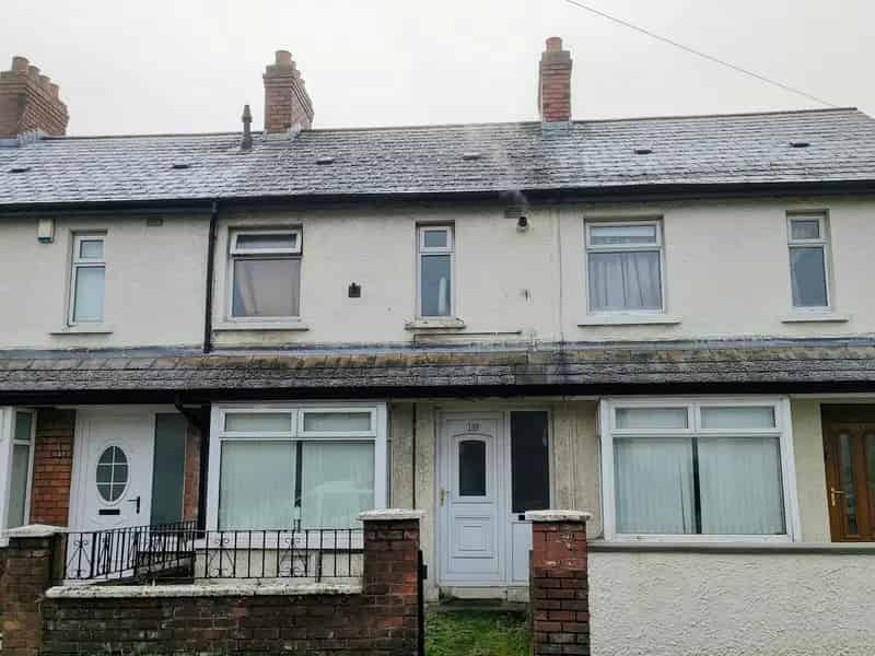 Three Bedroom Mid-Terraced House Near Royal Victoria Hospital
