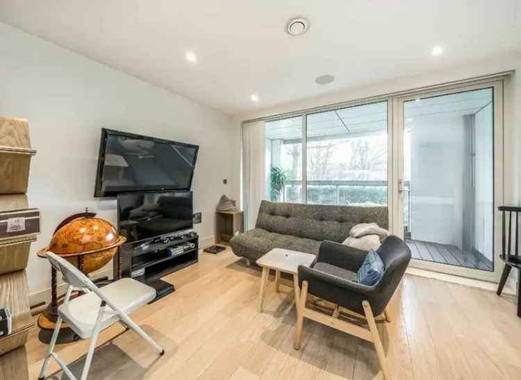 2 Bed 2 Bath Apartment with Balcony and Garden