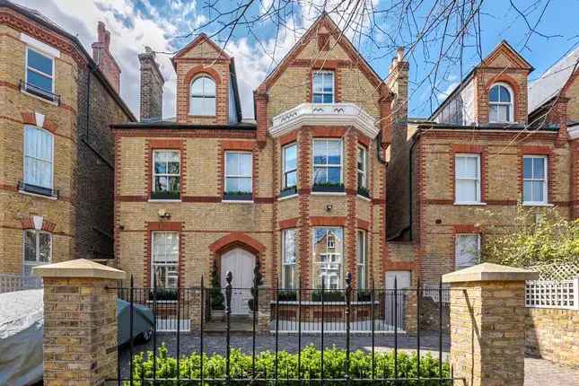 7 Bedroom Detached House for Rent in Clapham