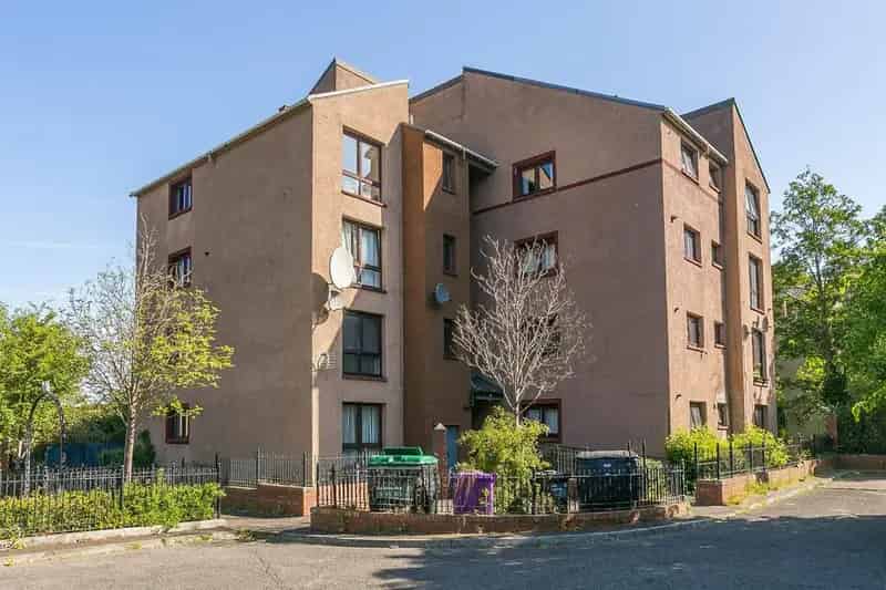 1 Bedroom Flat for Sale in Scotland