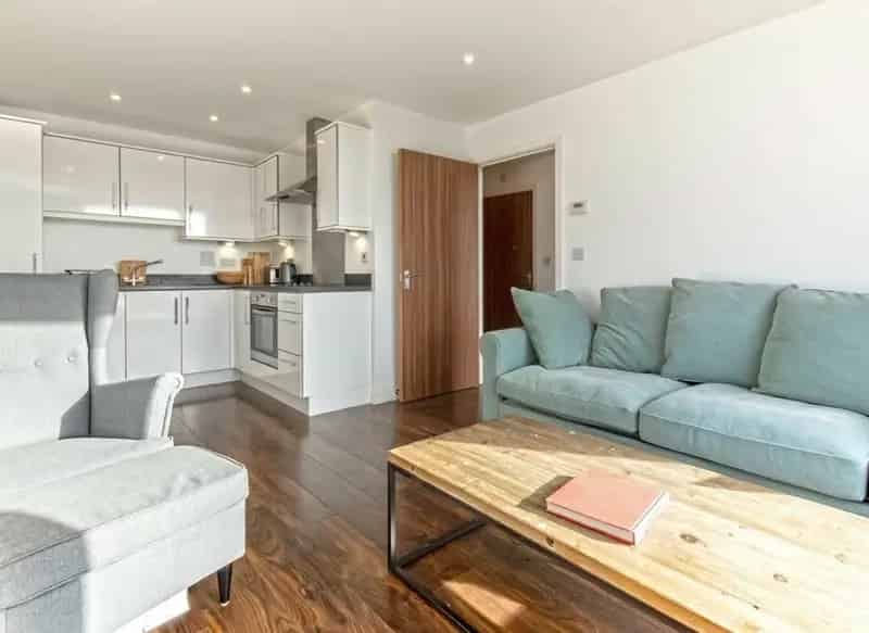 One Bedroom Apartment Near A4M4 Kew Bridge South Ealing
