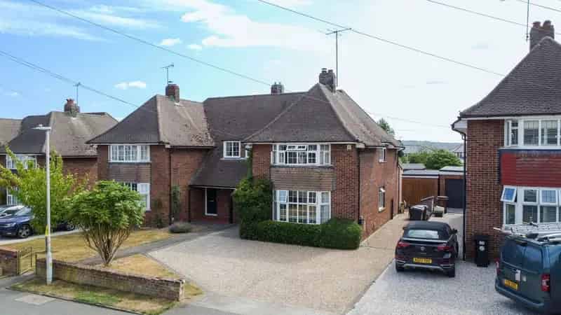 3 Bedroom Semi-Detached House For Sale