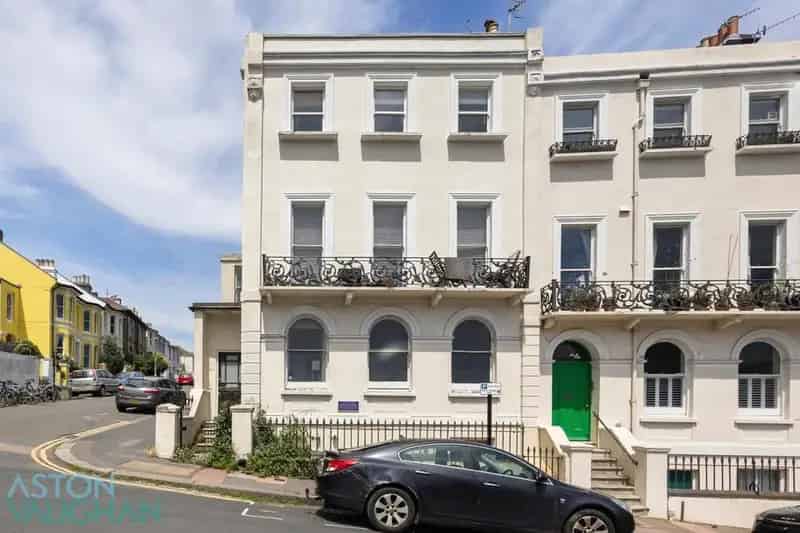 2 Bedroom Apartment for Sale in Brighton