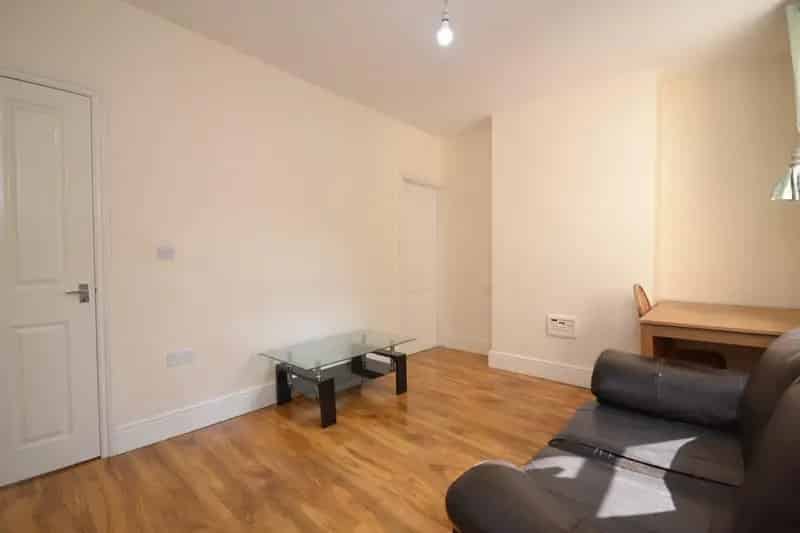 3 Bedroom House To Let Reading Town Centre