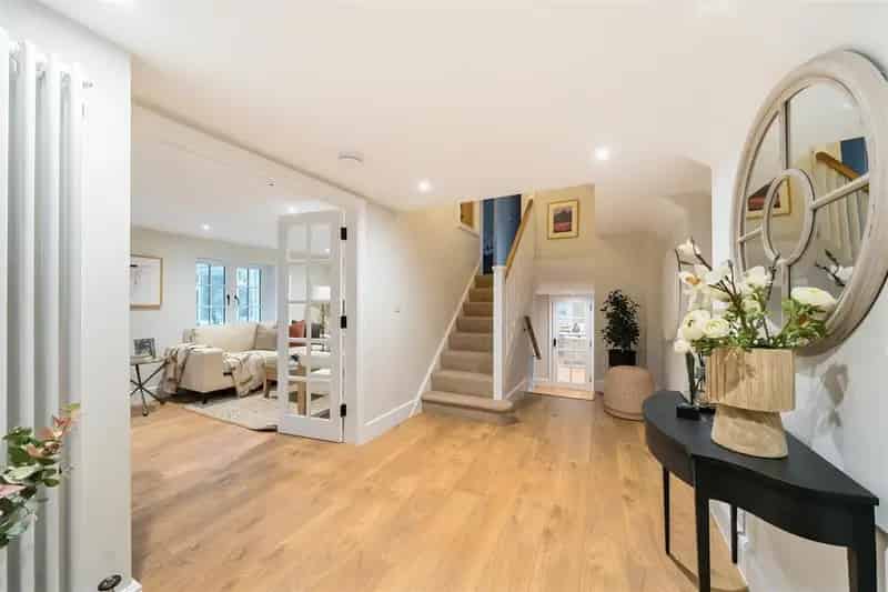 4 Bedroom Detached House for Sale in Dockenfield
