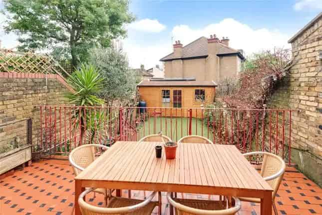 5 Bedroom Family Home Barlby Road London W10