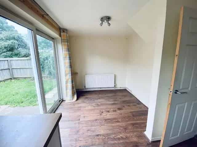 Family Home Zero Deposit Available Near City Hospital