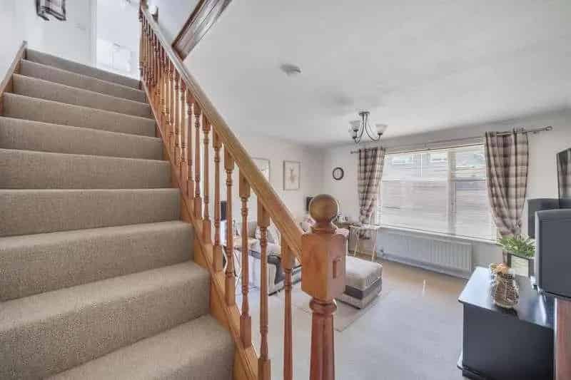 2 bed house for sale