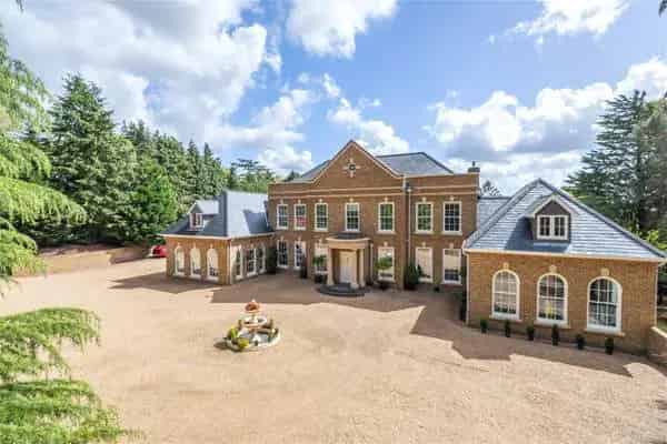 Luxury 6-Bedroom Home with Stunning Grounds
