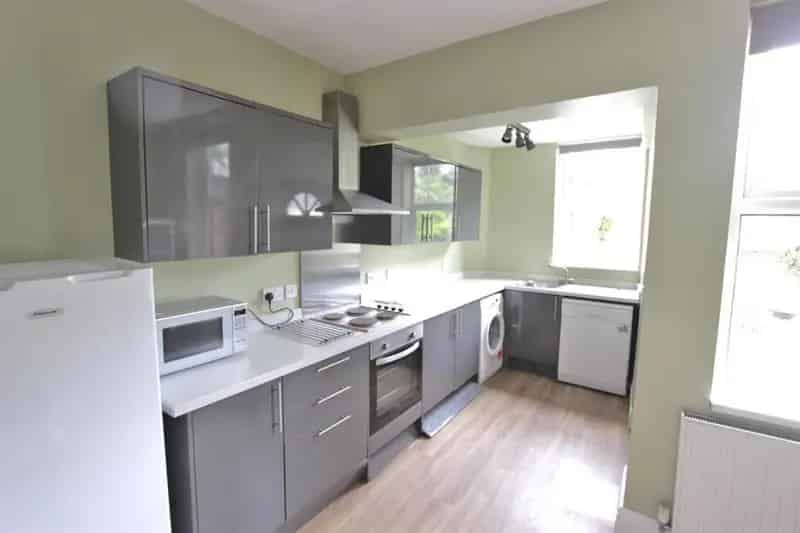 4 bedroom House
 To Let