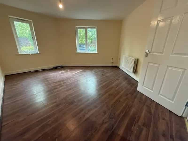 Two Bedroom Apartment Hockley Available Immediately Zero Deposit Option