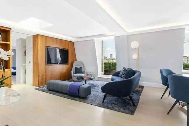 Flat to rent in Chesterfield House, Chesterfield Gardens, Mayfair W1J, London, United Kingdom