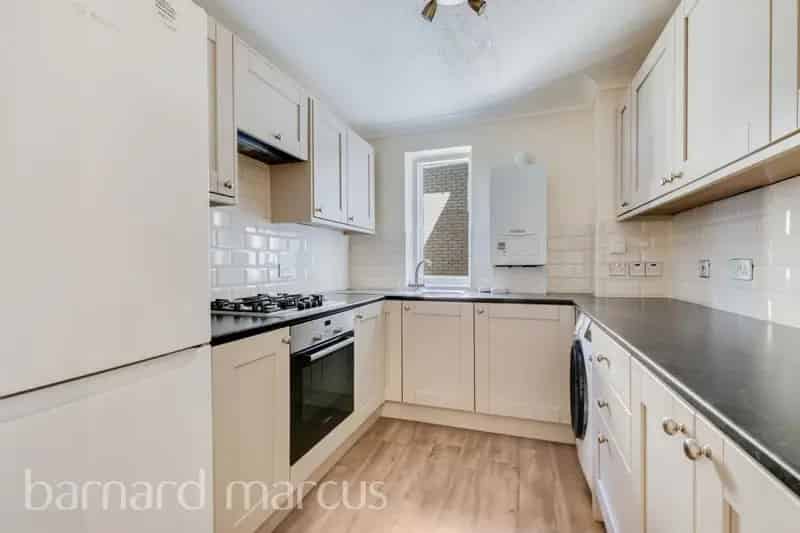 Two Double Bedroom Flat Near West Croydon Station