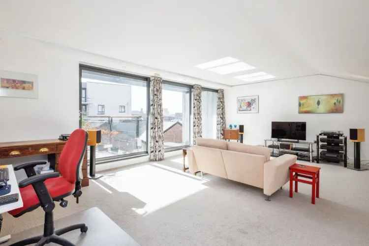 Castlefield Duplex Apartment 2 Beds 3 Parking Spaces