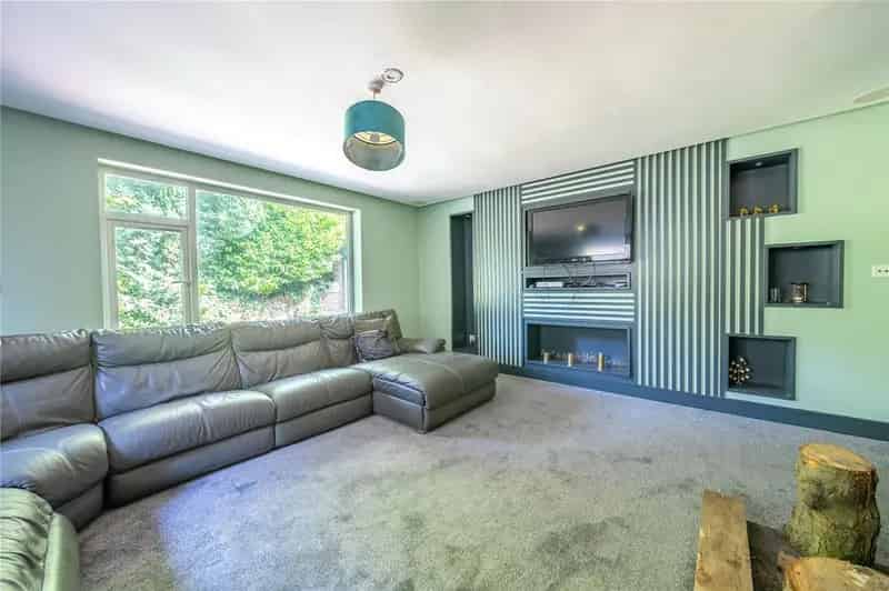 7 Bedroom Detached House for Sale Leeds
