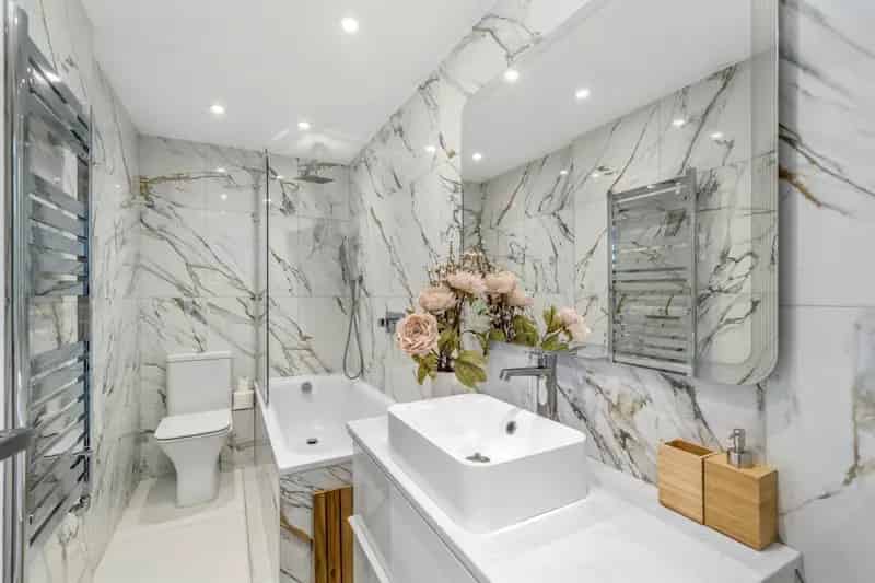 Spacious 2-Bed 2-Bath Duplex Apartment Near Amenities