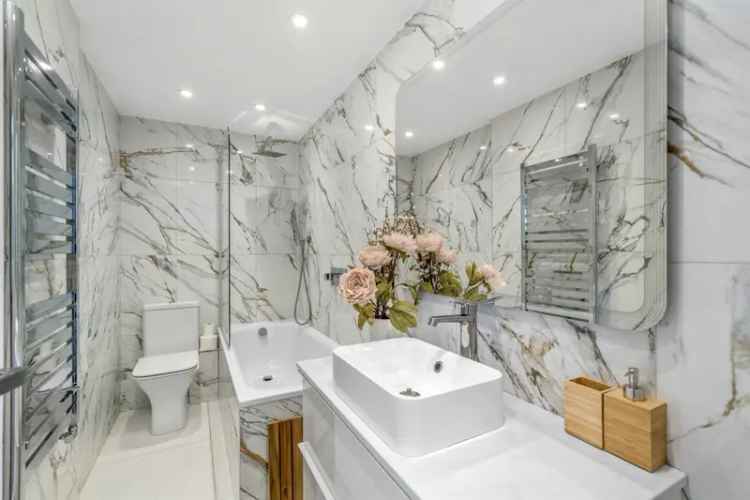 Spacious 2-Bed 2-Bath Duplex Apartment Near Amenities