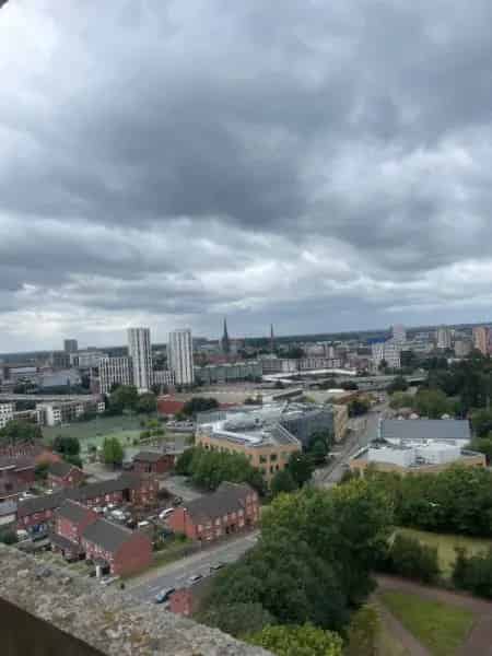 2 Bed Flat Swap for House with Garden Near Coventry College