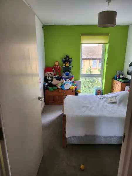 Flat For Rent in Southend-on-Sea, England