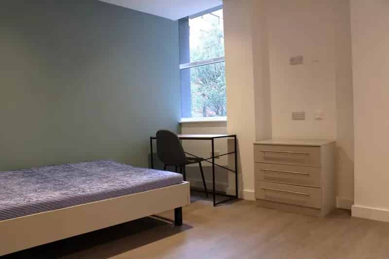 1 Bedroom Ground Floor Flat to Rent for Students and Young Graduates