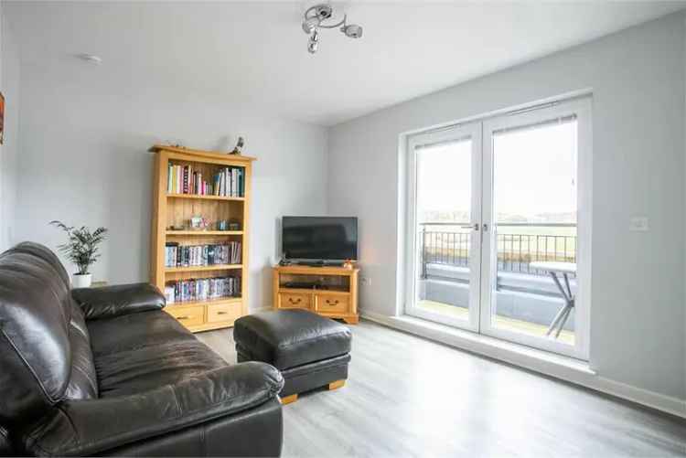 2 Bed Flat - Second Floor with 1 Reception Room