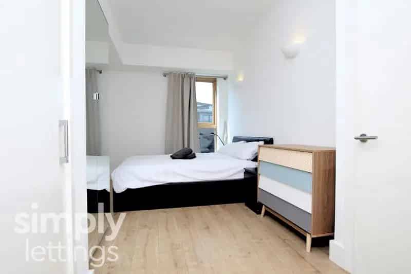 2 Bedroom Apartment Brighton - Furnished - Commuters Students