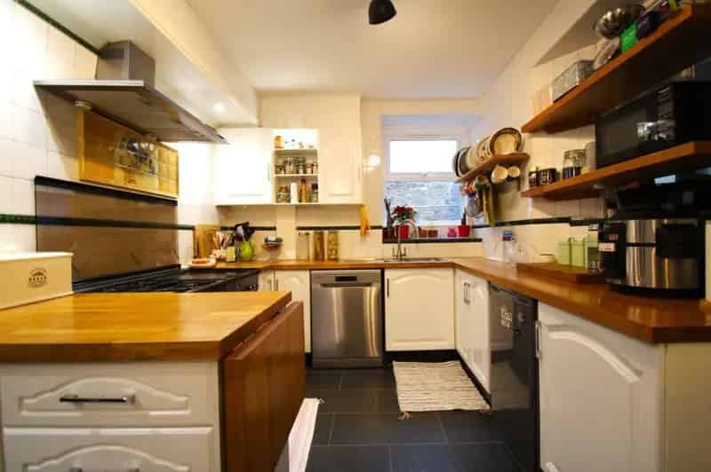 9 Bedroom Victorian Villa with 9 En-Suite Bathrooms and Large Driveway