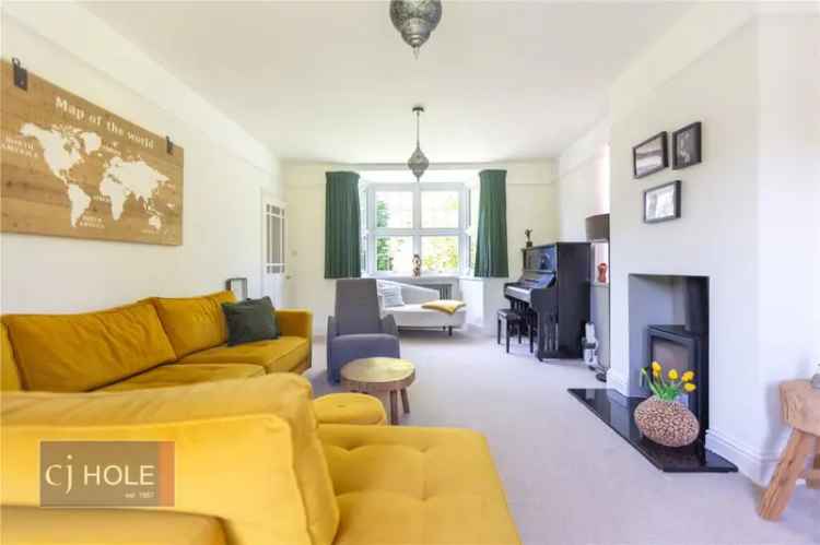 4 Bedroom Detached House in Bristol BS9