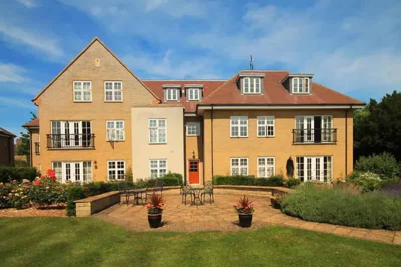 2 Bedroom Apartment to Rent in Cambridge