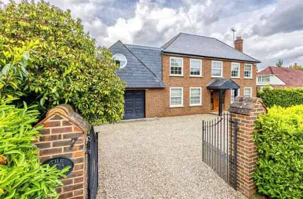 5 Bedroom Detached Family Home Wentworth Estate