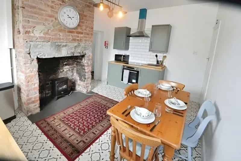 2 Bedroom Semi Detached House to Rent Dewsbury WF12