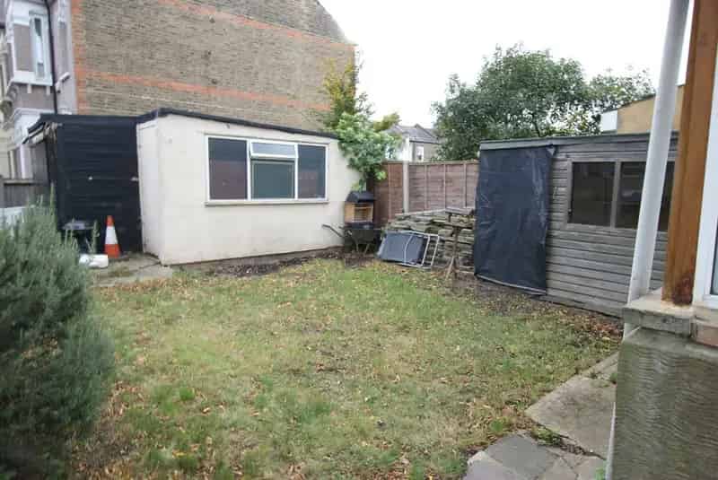 1 Bedroom Ground Flat House to Rent