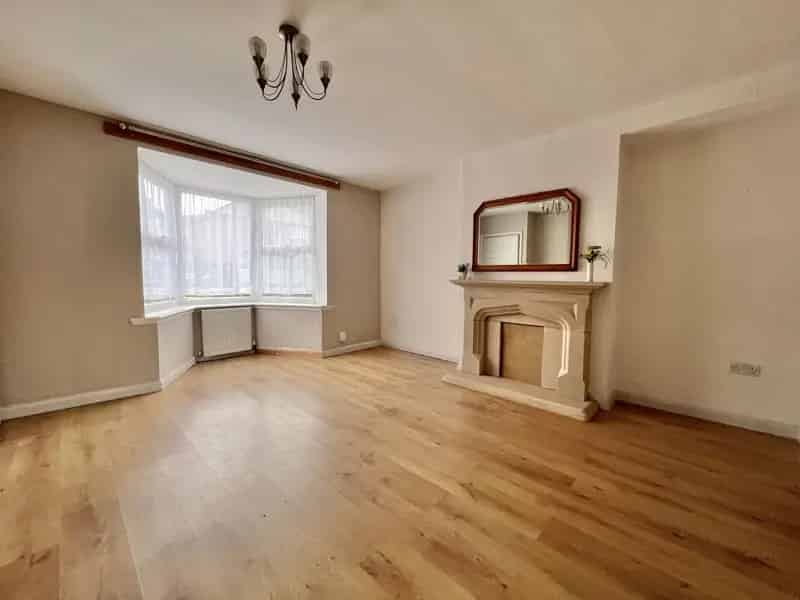 2 Bedroom End Terrace House to Rent