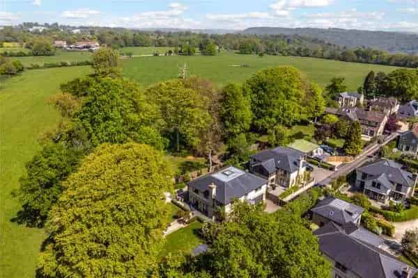 Five Bedroom Family Home in Bath